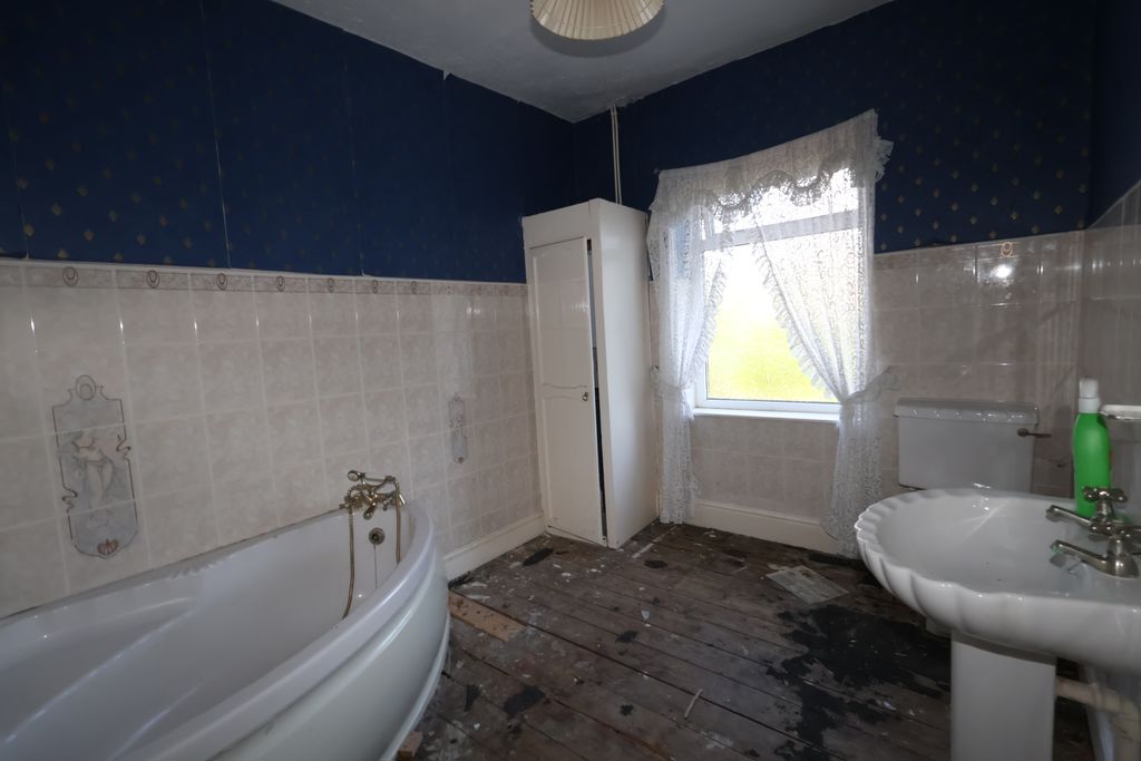 First Floor Bathroom- click for photo gallery